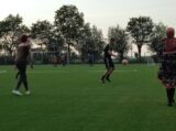 Laatste training S.K.N.W.K. JO9-1 van seizoen 2022-2023 (partijtje tegen de ouders) (145/178)